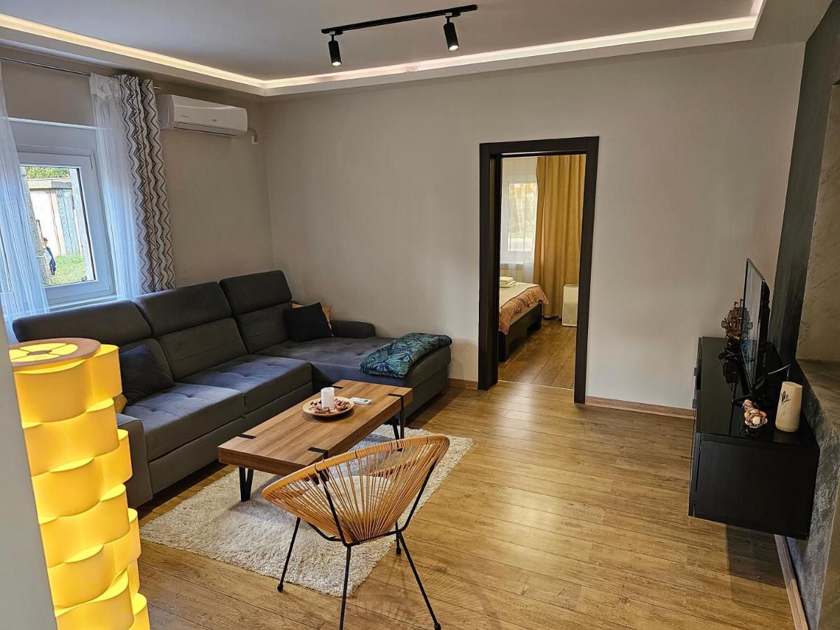 Aerovista Apartment Surčin Eksteriør bilde